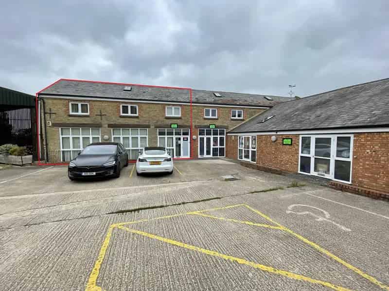 856 sq ft Modern Rural Office to Let Quinton Northamptonshire