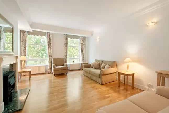 3 Double Bedroom Flat for Sale Vincent Square London SW1P