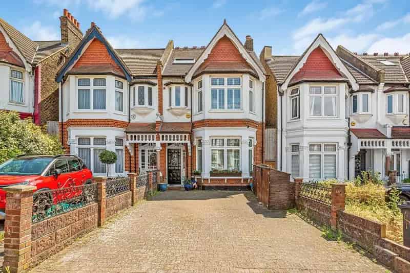 Four Bedroom Semi-Detached Period Property Near Streatham Common