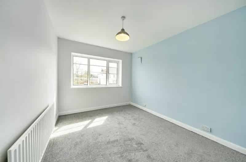 2 Bed Flat for Sale Adel - Move in Ready Apartment