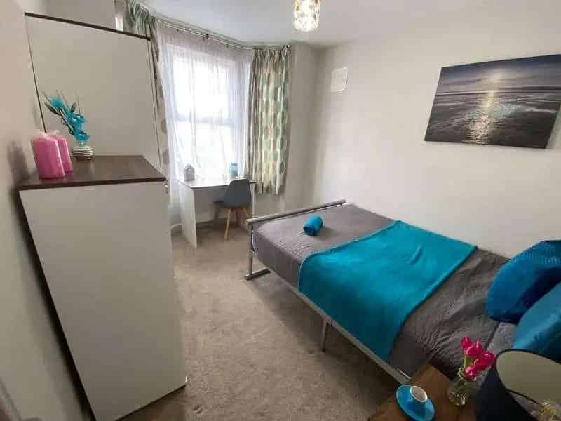 2 Bed House for Sale No Onward Chain Caversham