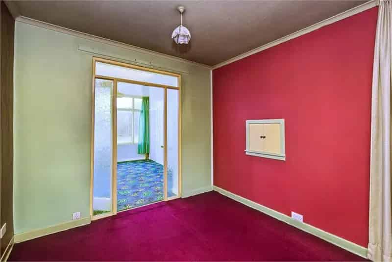 4 Bed House - Detached with 2 Reception Rooms