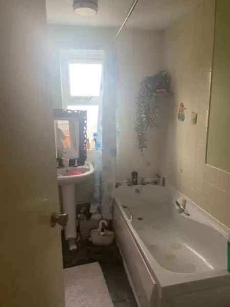 Flat For Rent in Harborough, England