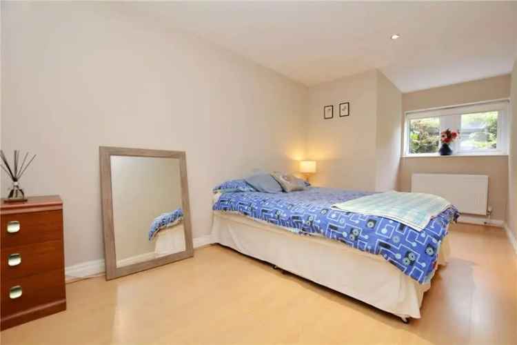 Apartment For Sale in Leeds, England