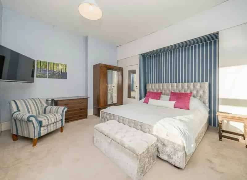 Five Bedroom Detached House Lower Sunbury Large Garden