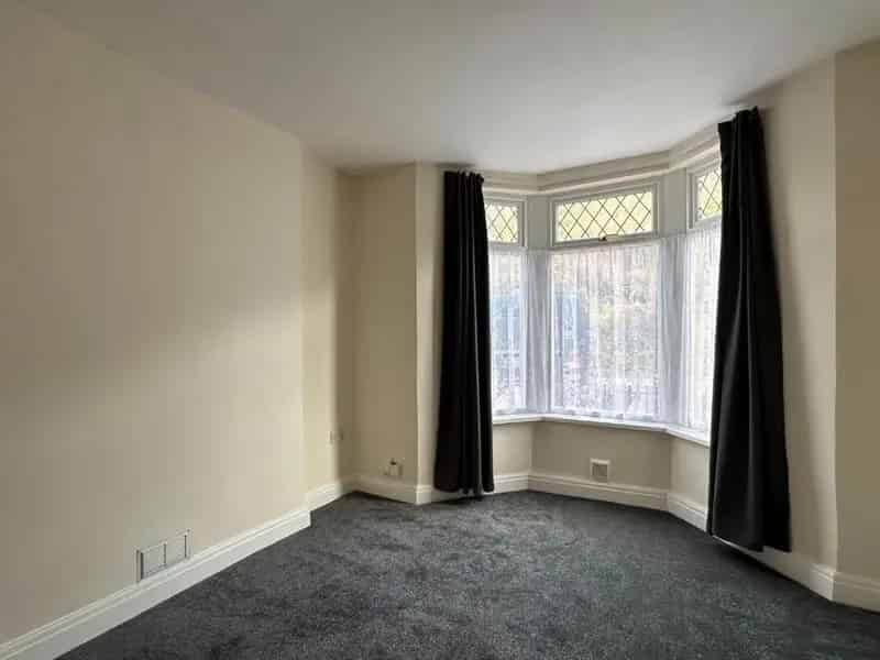 1 Bedroom Flat to Rent Near Penarth Town Centre