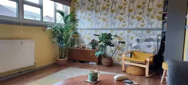 Two Storey Townhouse with Garage and Garden Near Seaside and London