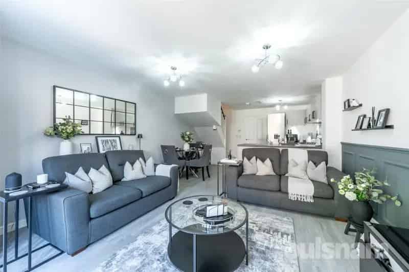 2 Bedroom Semi Detached House For Sale No Chain