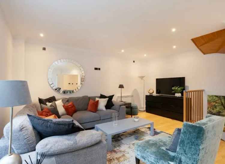 House For Sale in North End Way, London, England