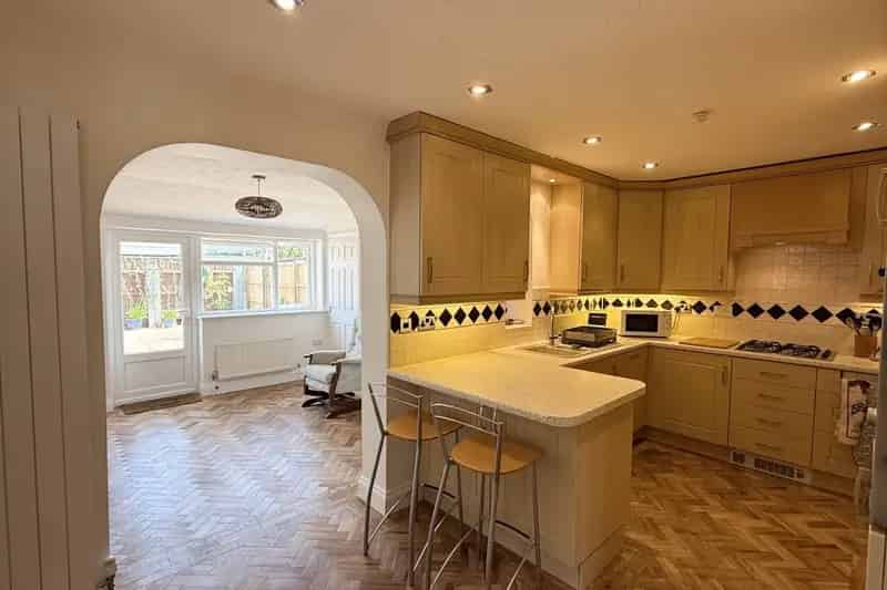 Furnished 3 Bed Semi-Detached House in Pakefield - Zero Deposit Guarantee