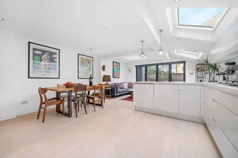 2 Bedroom Garden Flat Brixton Sauna Open Plan Reception