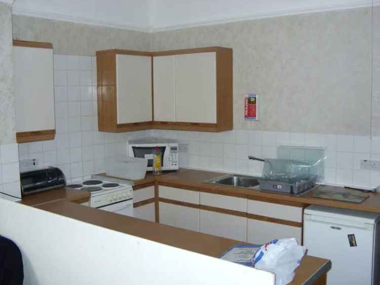 4 bedroom flat to rent