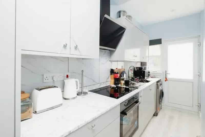 2 bed house for sale