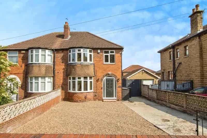 Two-Story Semi-Detached Home Family Living Three Bedrooms Modern Kitchen
