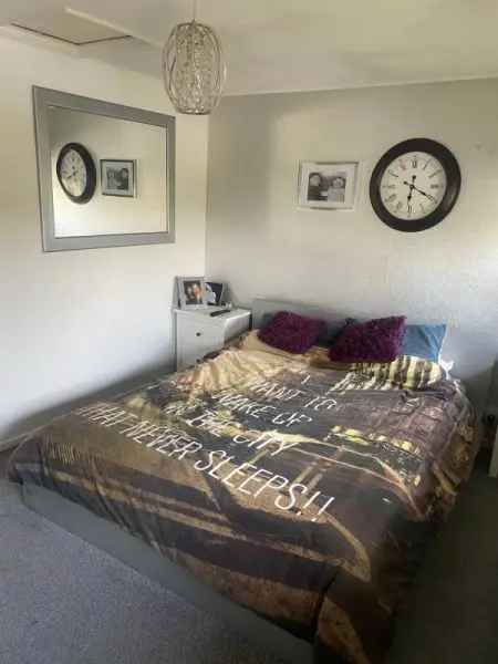 Flat For Rent in Brentwood, England