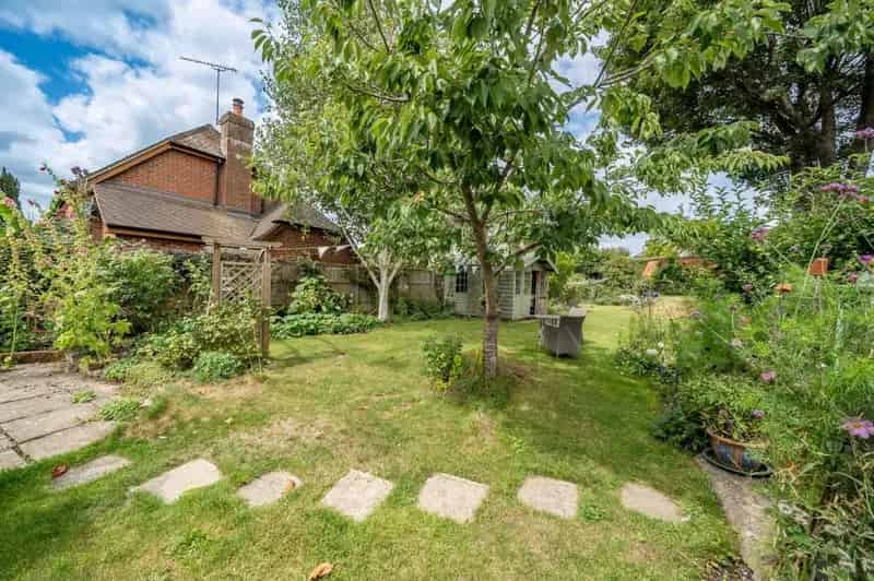 6 Bed House for Sale in Whitchurch