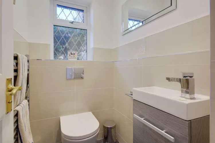 5 Bedroom Detached House for Sale in Littledown Bournemouth
