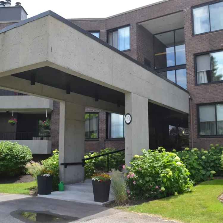 Lakefront Condo near REM Montreal - Exceptional Value