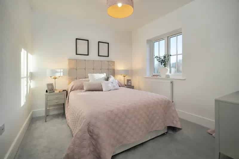 4 Bedroom Detached House with Garage and Garden