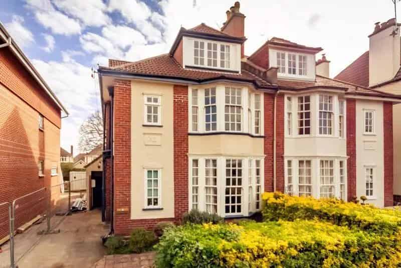 5 Bedroom Edwardian Semi-Detached House for Sale