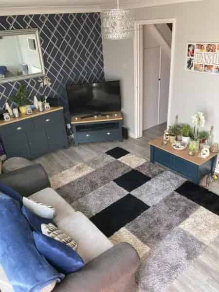 3 Bedroom Ground Floor Maisonette with Gardens