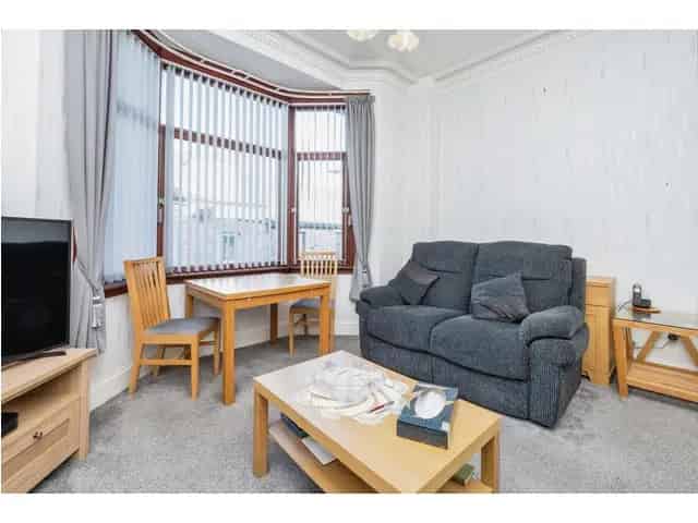 3 Bedroom Flat for Sale in Kirkcaldy