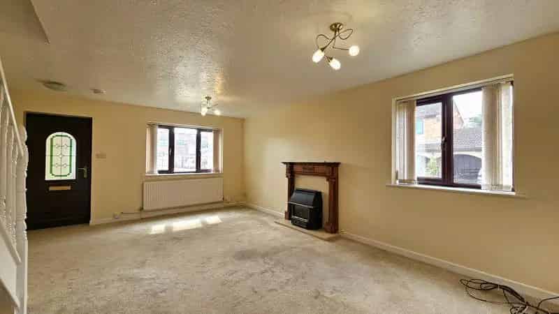 3 Bedroom Semi-Detached House to Rent in Norton