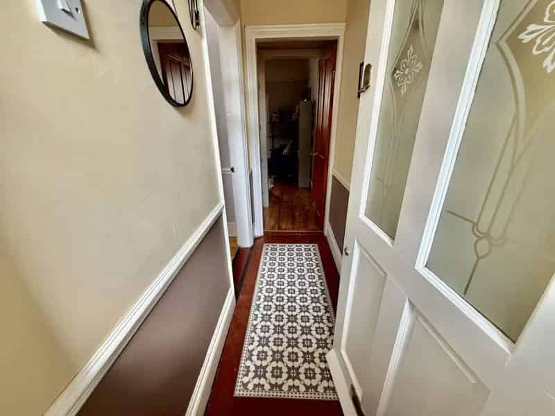 2 Bedroom Terraced House to Rent Near Shops and Transport