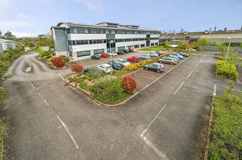 Modern Detached Office Building in Lincoln