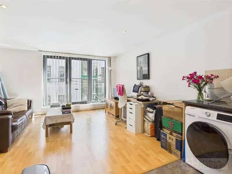 1 Bed Flat for Sale London Road