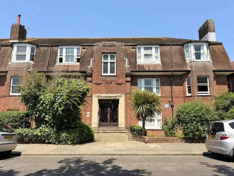 3 Bedroom Apartment for Sale in Hove