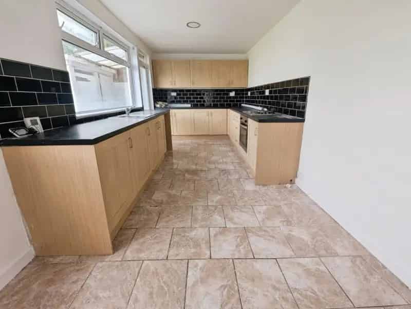 3 Bedroom House To Let - New Decor & Carpets