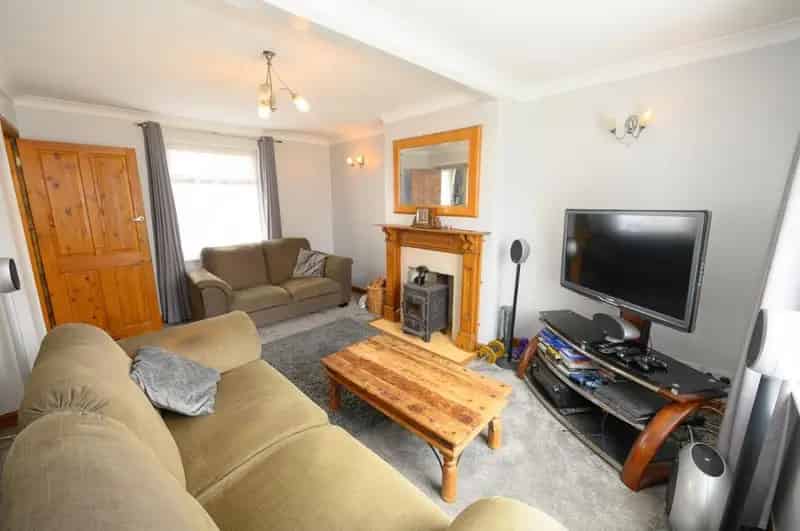 3 Bed Semi-Detached House For Sale