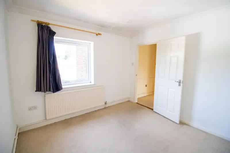 2 Bedroom Apartment to Rent - August Move In