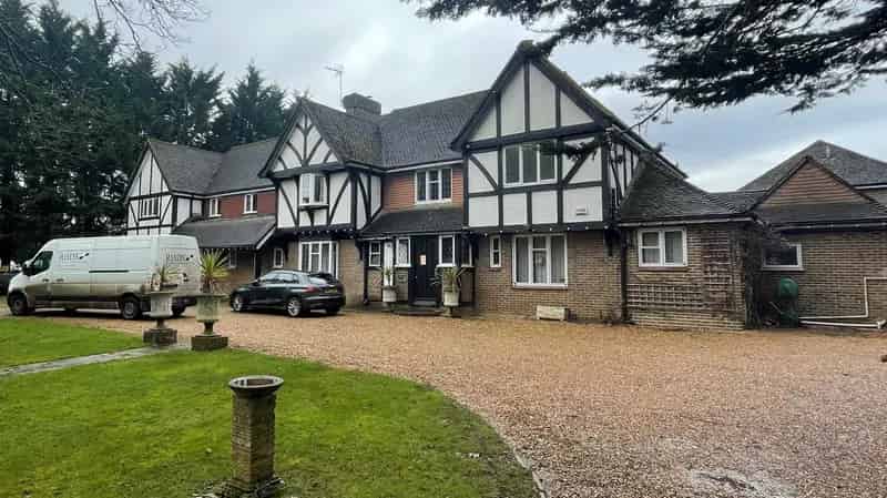 16-Bedroom Hotel Wedding Venue with Redevelopment Potential