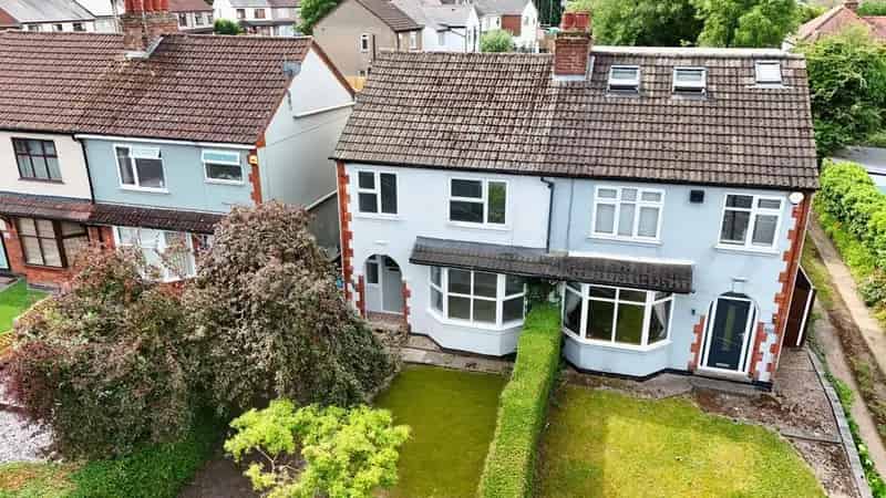 3 Bedroom Semi-Detached House For Sale