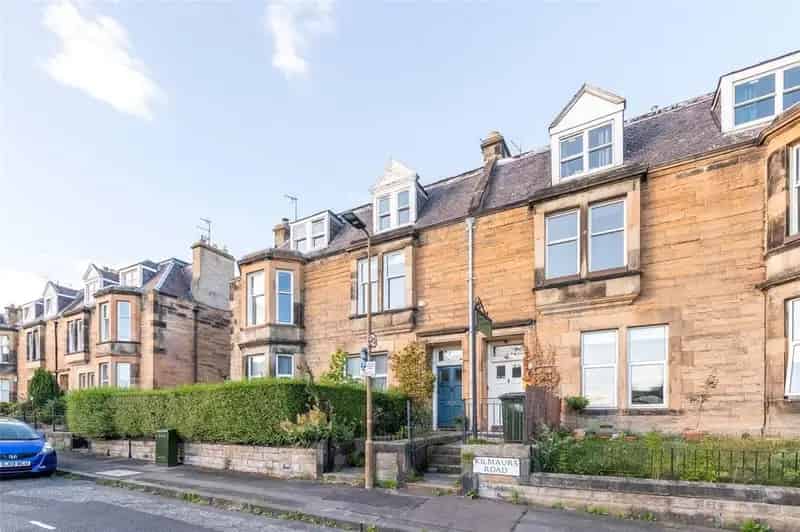 6 Bedroom Maisonette For Sale