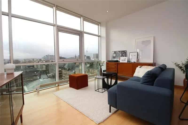 1 Bedroom Apartment Glasgow City Centre Parking