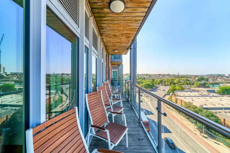 3 Bedroom Flat for Sale Battersea Reach