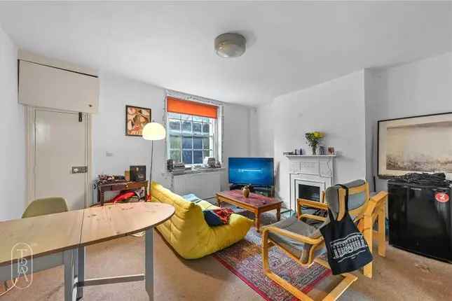 Terraced house for sale in Philpot Street, London E1