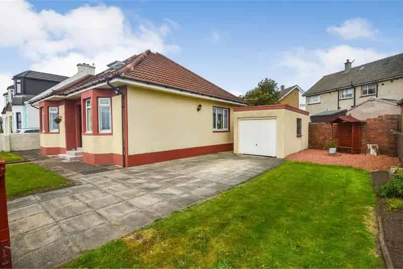 3 Bed Detached Bungalow with Sea Views