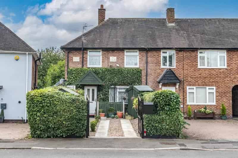 2 Bedroom End Terrace House For Sale