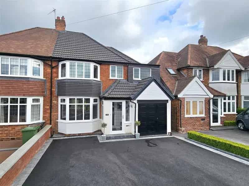 4 Bedroom Semi-Detached House for Sale