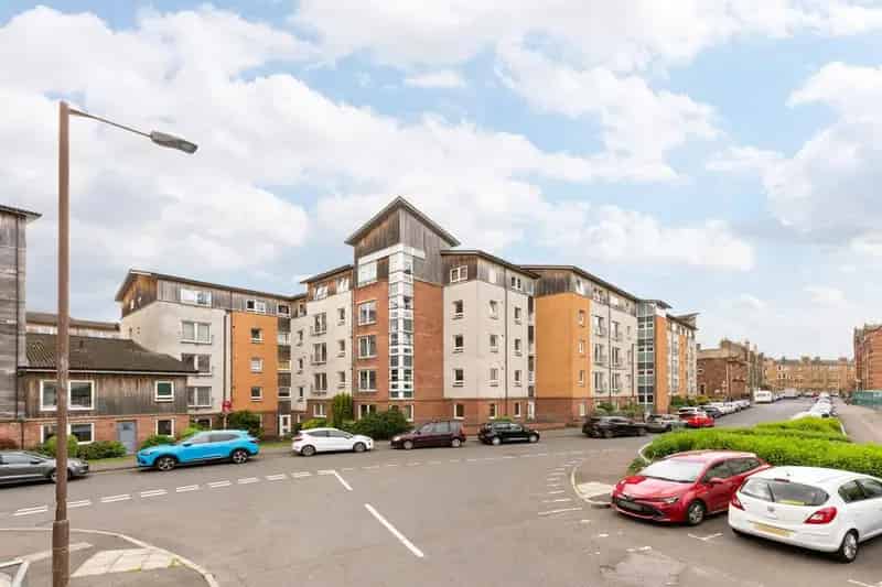 2 Bedroom Flat for Sale in Edinburgh