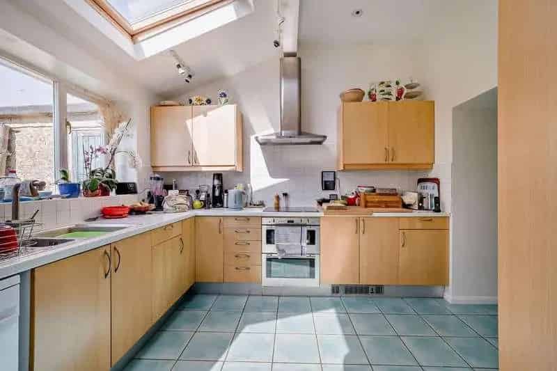 4 Bed Cotswold Stone House For Sale