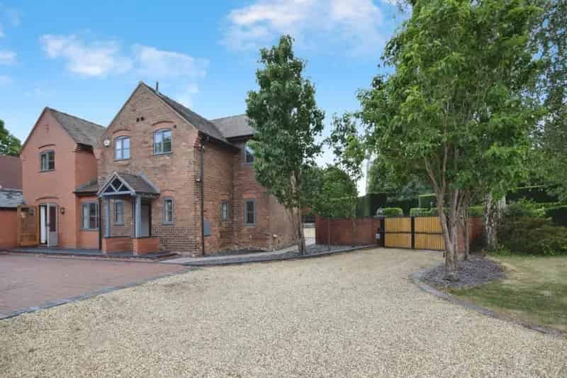 4 Bedroom House To Rent Available July 28 2025