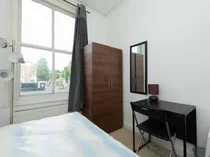 4 Sunny Rooms in Shepherd's Bush London Near Underground