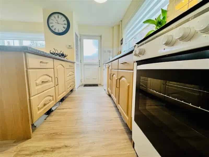 3 Bedroom Detached House Deeping St James