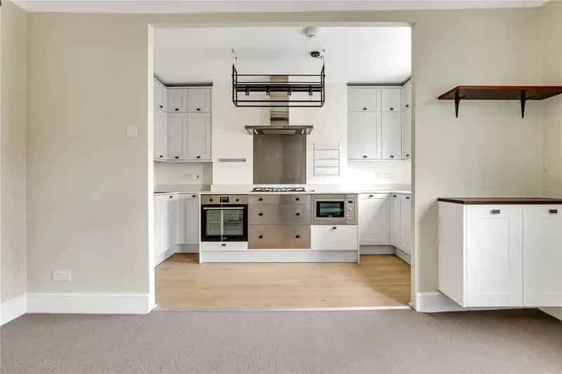 2 Bedroom Flat Holyport Road River Thames Views