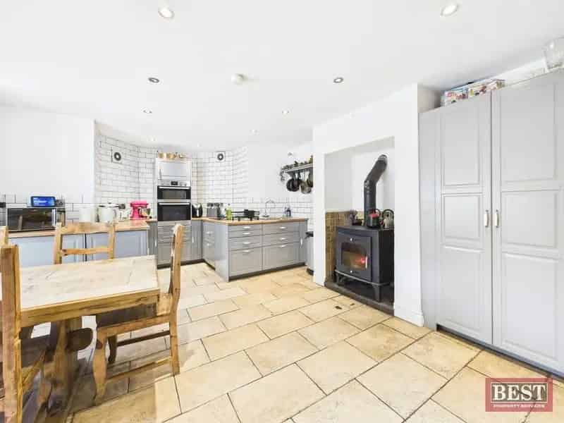 Five Bedroom Townhouse in Rostrevor Village